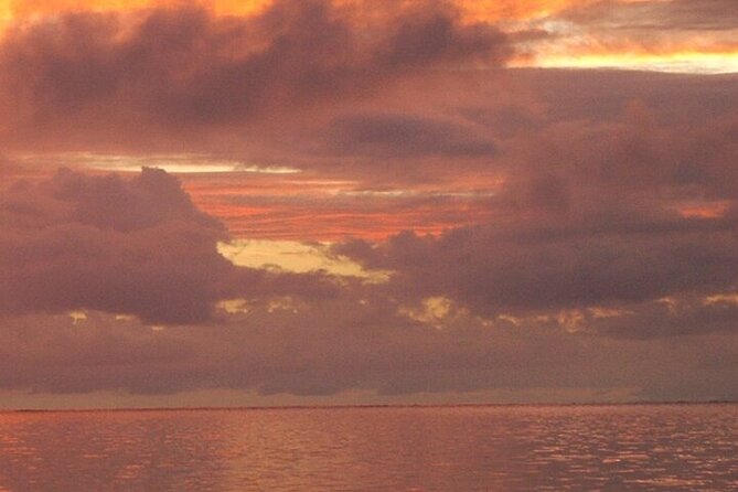 Sunset sailing trip on the Lagoon of Tahiti - What to bring for a comfortable evening
