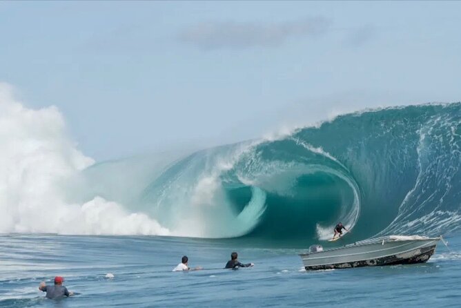 Tahiti: Full Day Tour with Taxi Boat (Teahupoo. OJ 2024) - Punaauia Beach and the view toward Moorea