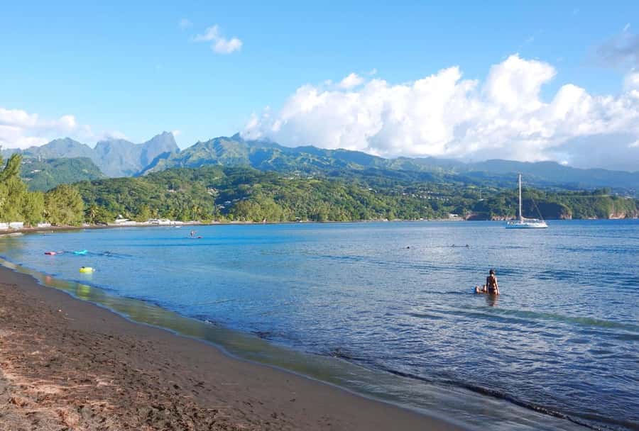 Tahiti Private Half Day Tour. Nature, history and culture - Taharuu Beach and Tahiti’s black volcanic sand