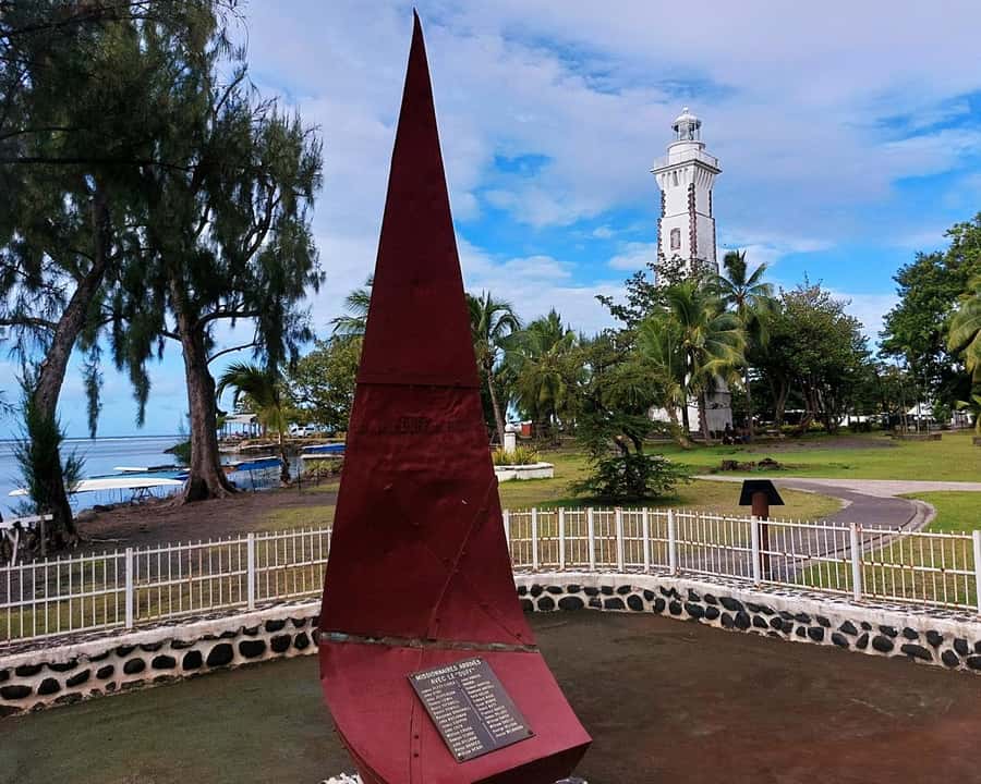 Tahiti Private Half Day Tour. Nature, history and culture - Vaipahi Water Gardens, a gentle botanical walk