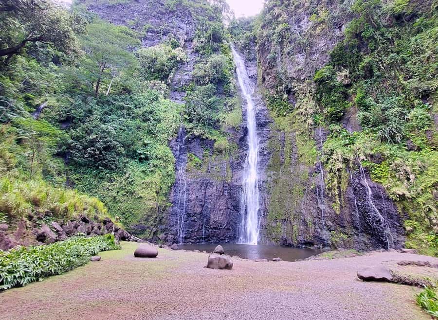 Tahiti Private Half Day Tour. Nature, history and culture - Point Venus and Matavai Bay, a history question to ask