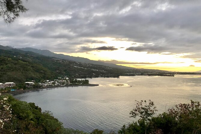Tahiti: Tour of the East or West Coast (Half Day) - Maraa Grotto, a short stop with a cool atmosphere