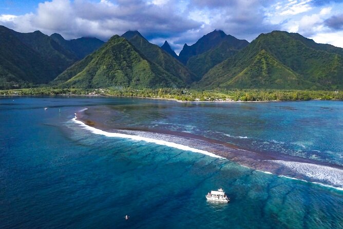 Teahupoo Wave Watching - Starting at Teahupoo marina at 8:00 a.m.
