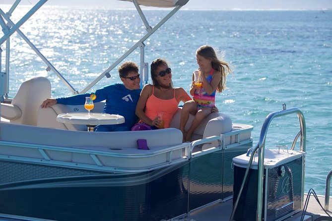 Toa Boat Bora Bora Private Lagoon tour On Majestic Pontoon Boat - The Pontoon Boat Makes the Difference