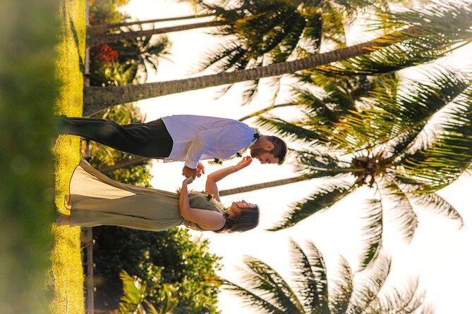 Unique photo shoot in the heart DE Moorea: Beach & mountain combo - Belvedere Lookout puts you above the island