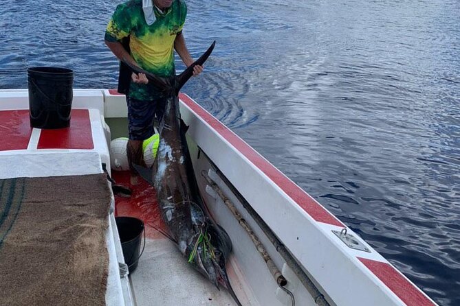 Wholesale Fishing in Poti Marara at Tahiti Teahupoo Peninsula - Captain Yoann and the private format