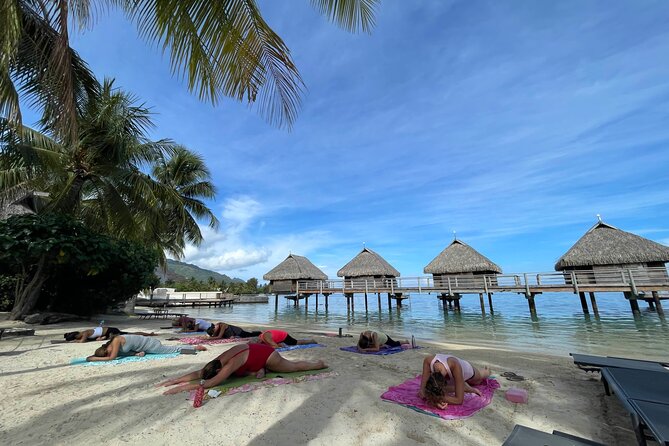 Yoga on the paradise beach of Manava Moorea - The value of a small group in paradise